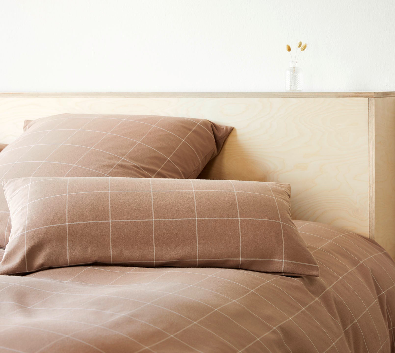 Flanell Bettwäsche Oxford in Caramel im Bett #farbe_Oxford Caramel
