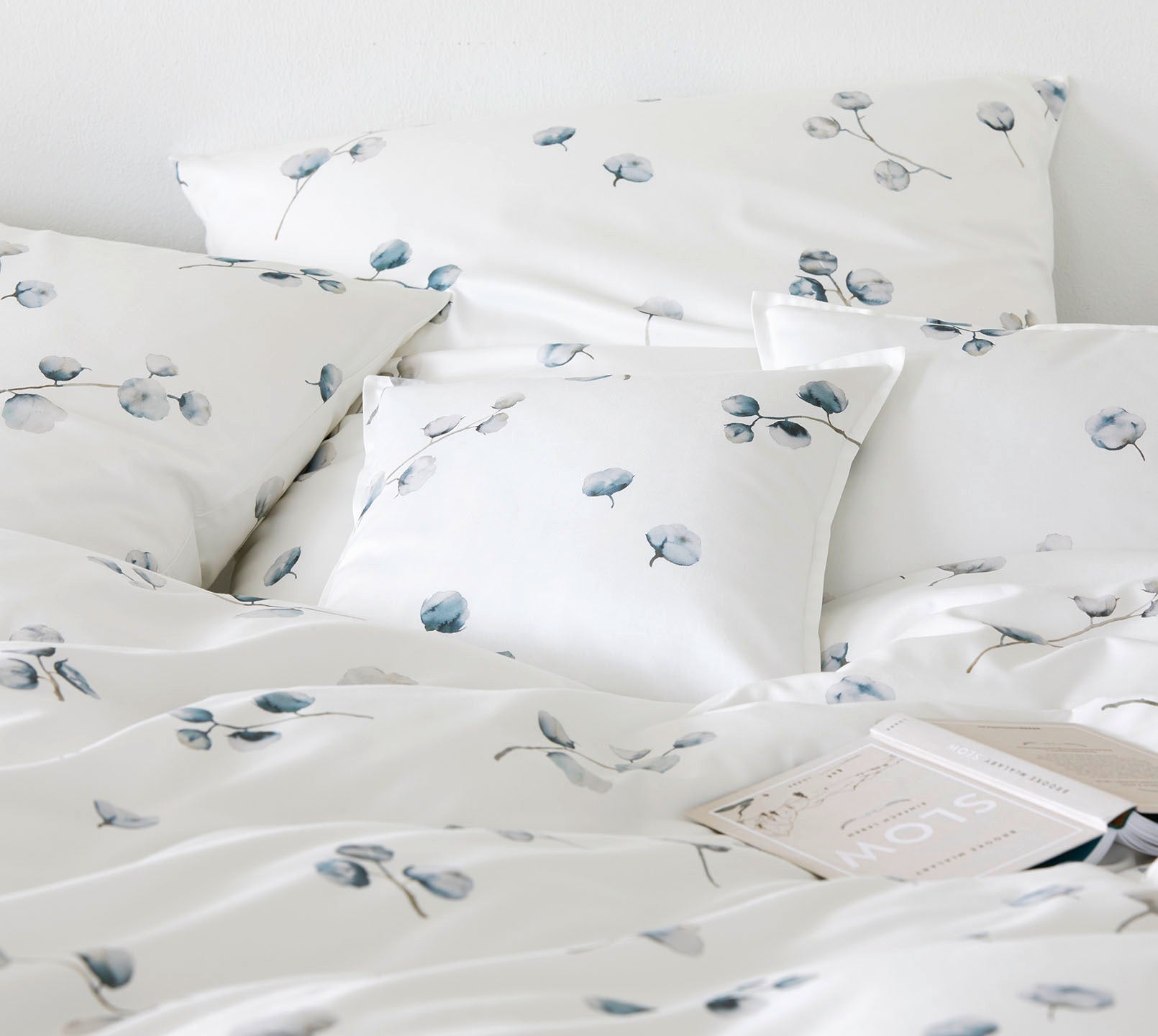 GOTS Bio Satin Bettwäsche Cotton Flower in Weiß Baumwollblüten Detail 4 #farbe_Cotton Flower Weiß