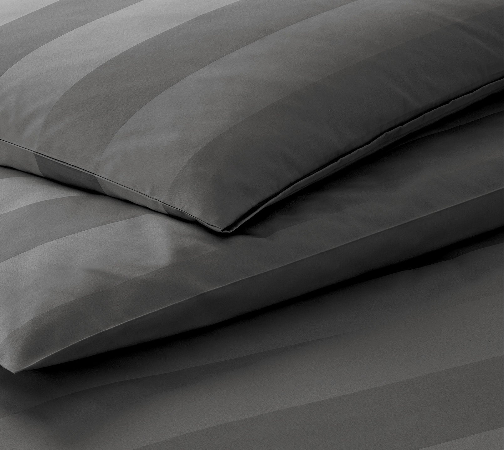 Jacquard Bettwäsche En Bloc in Grau Streifen Freisteller #farbe_En Bloc Basalt