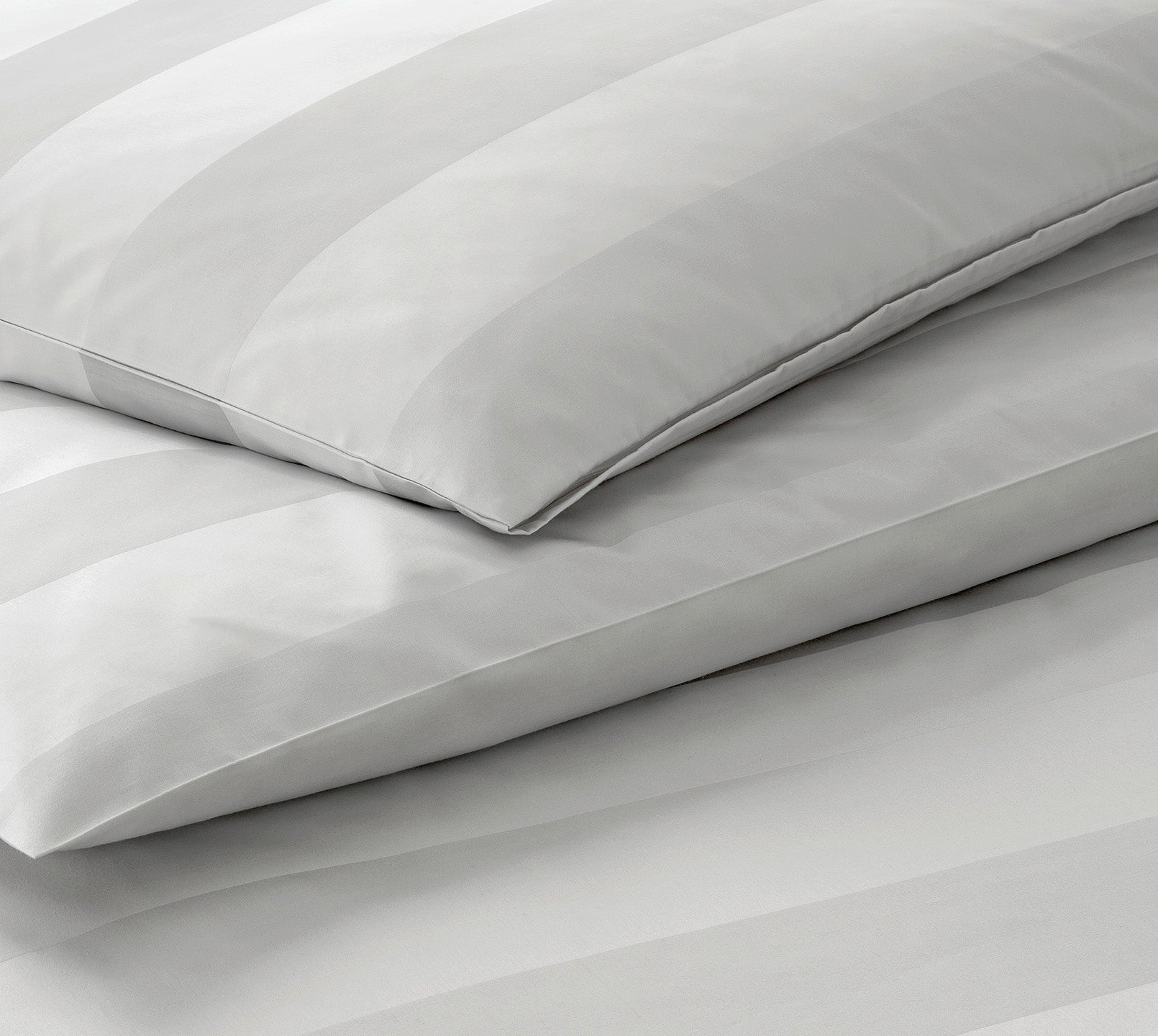 Jacquard Bettwäsche En Bloc in Weiß Streifen Freisteller #farbe_En Bloc Weiß