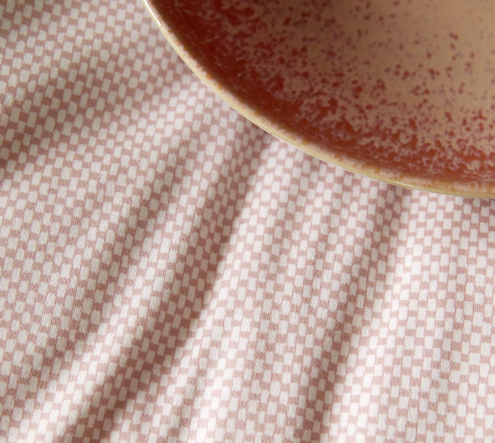Jersey Bettwäsche Twine Jersey in Koralle Grafik Karo Detail #farbe_Twine Koralle