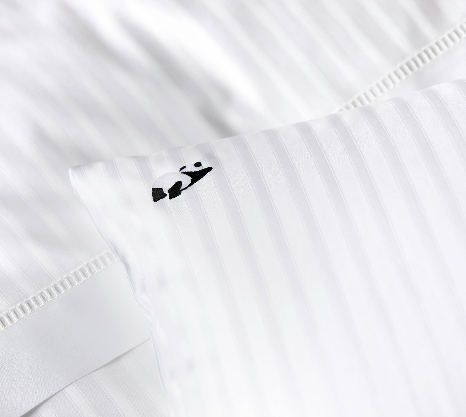 Kinderbettwäsche Jacquard White Stripe Weiß Uni Detail #farbe_White Stripe Weiß