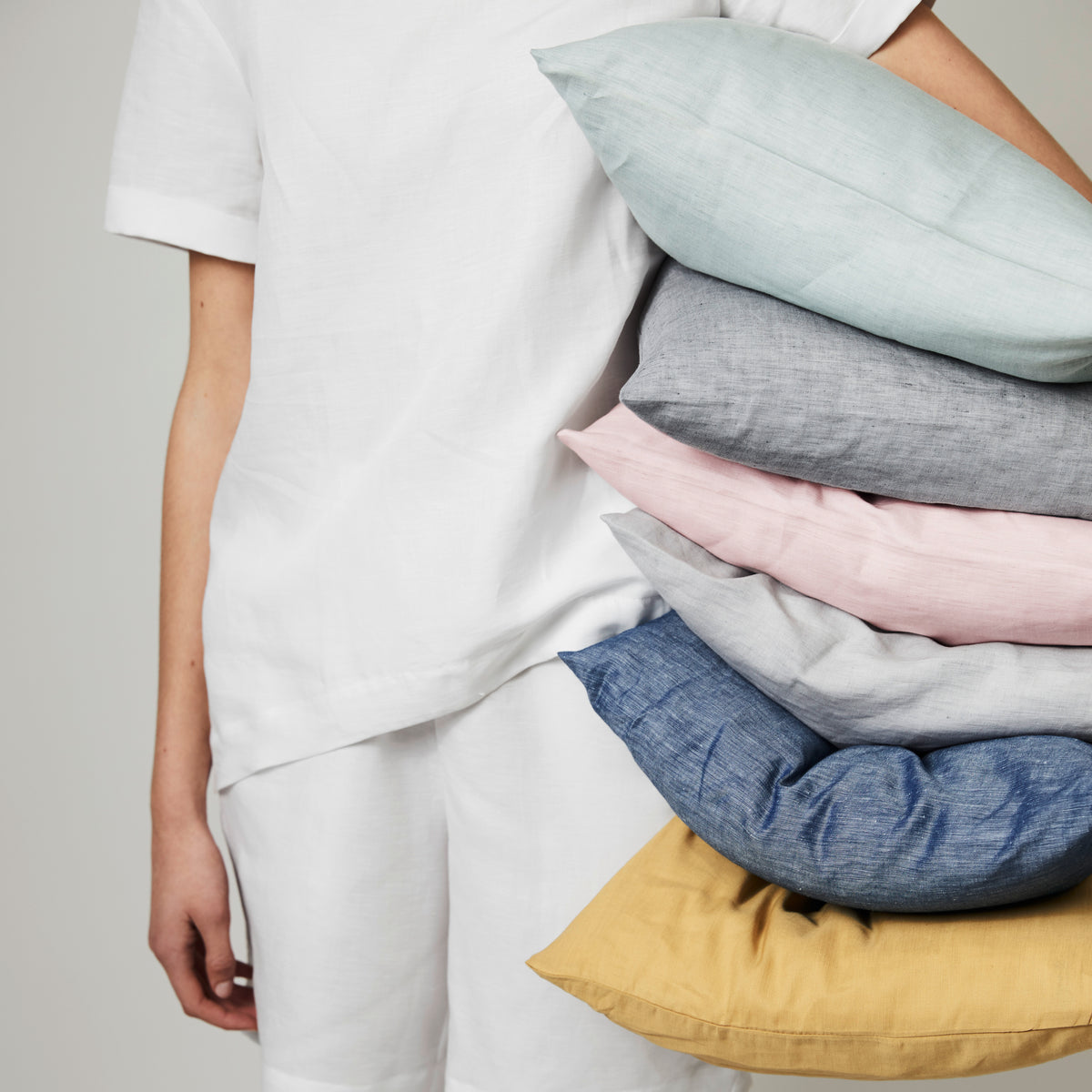 Model Stapel Kissen Halbleinen Bunt