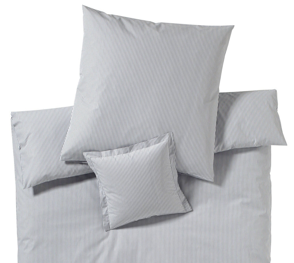 Bettwäsche aus Perkal Classico in Silber Streifen Freisteller #farbe_Silber 