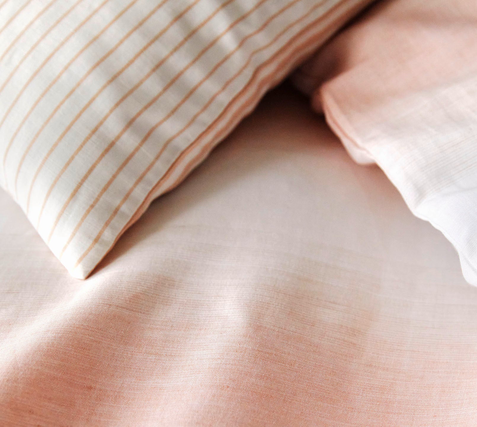 Halbleinen Bettwäsche Layer in Pfirsich Farbverlauf Streifen Detail  1 #farbe_Layer Pfirsich