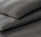 Jacquard Bettwäsche En Bloc in Grau Streifen Freisteller #farbe_Basalt