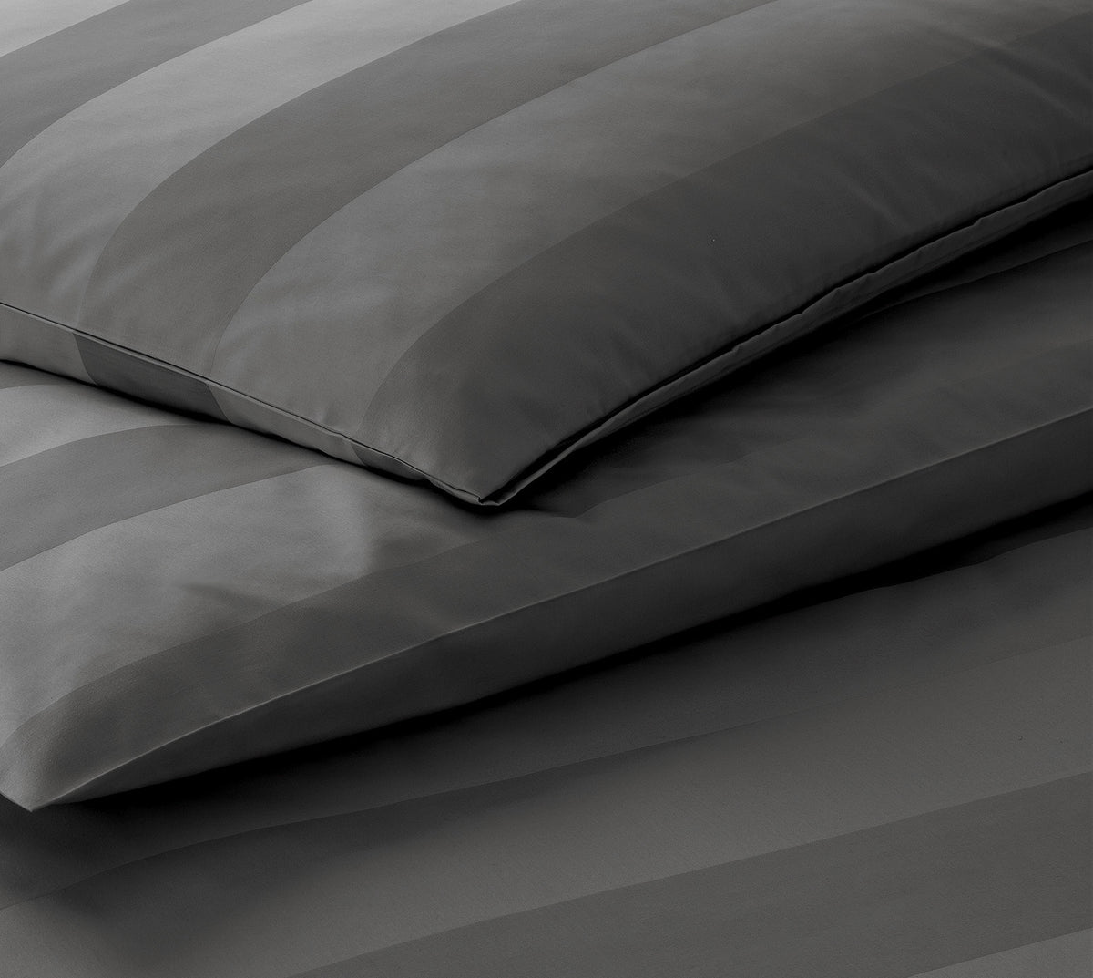 Jacquard Bettwäsche En Bloc in Grau Streifen Freisteller #farbe_En Bloc Basalt