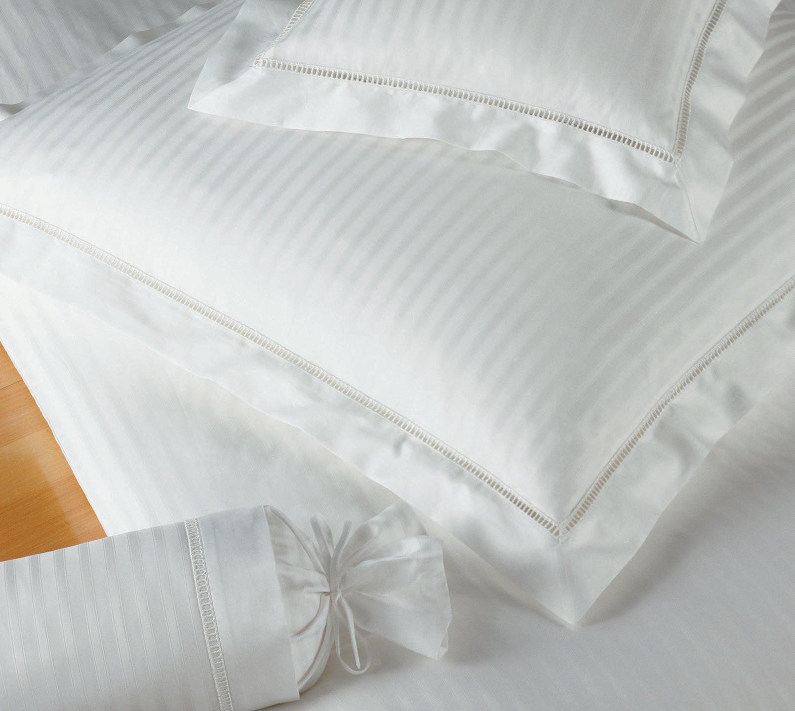 Jacquard Bettwäsche White House in Weiß Streifen Detail 2 #farbe_White House Weiß