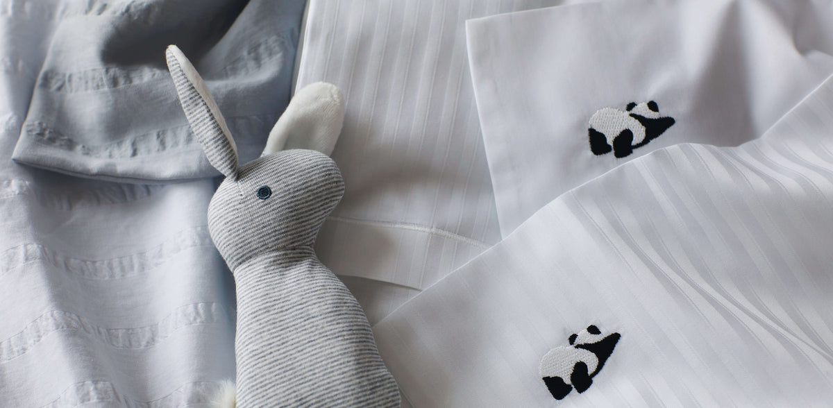 Kinderbettwäsche Baumwolle hell verschiedene Artikel mit Panda-Stickmotiv und Kuschelhase