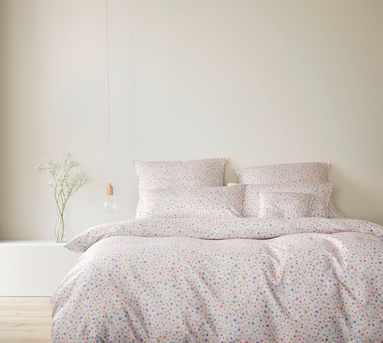 Satin Bettwäsche Beauties in Sand Blümchen Schlafzimmer #farbe_Beauties Sand