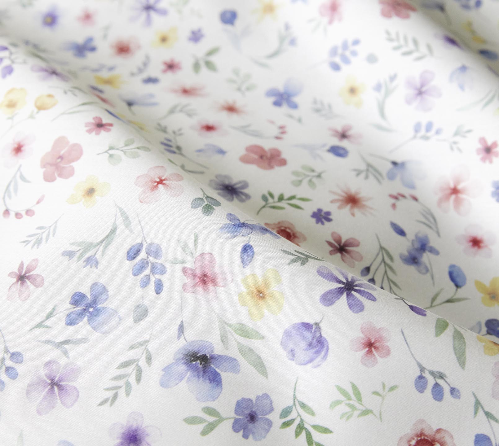 Satin Bettwäsche Beauties in Weiß Blümchen Material #farbe_Beauties Weiß