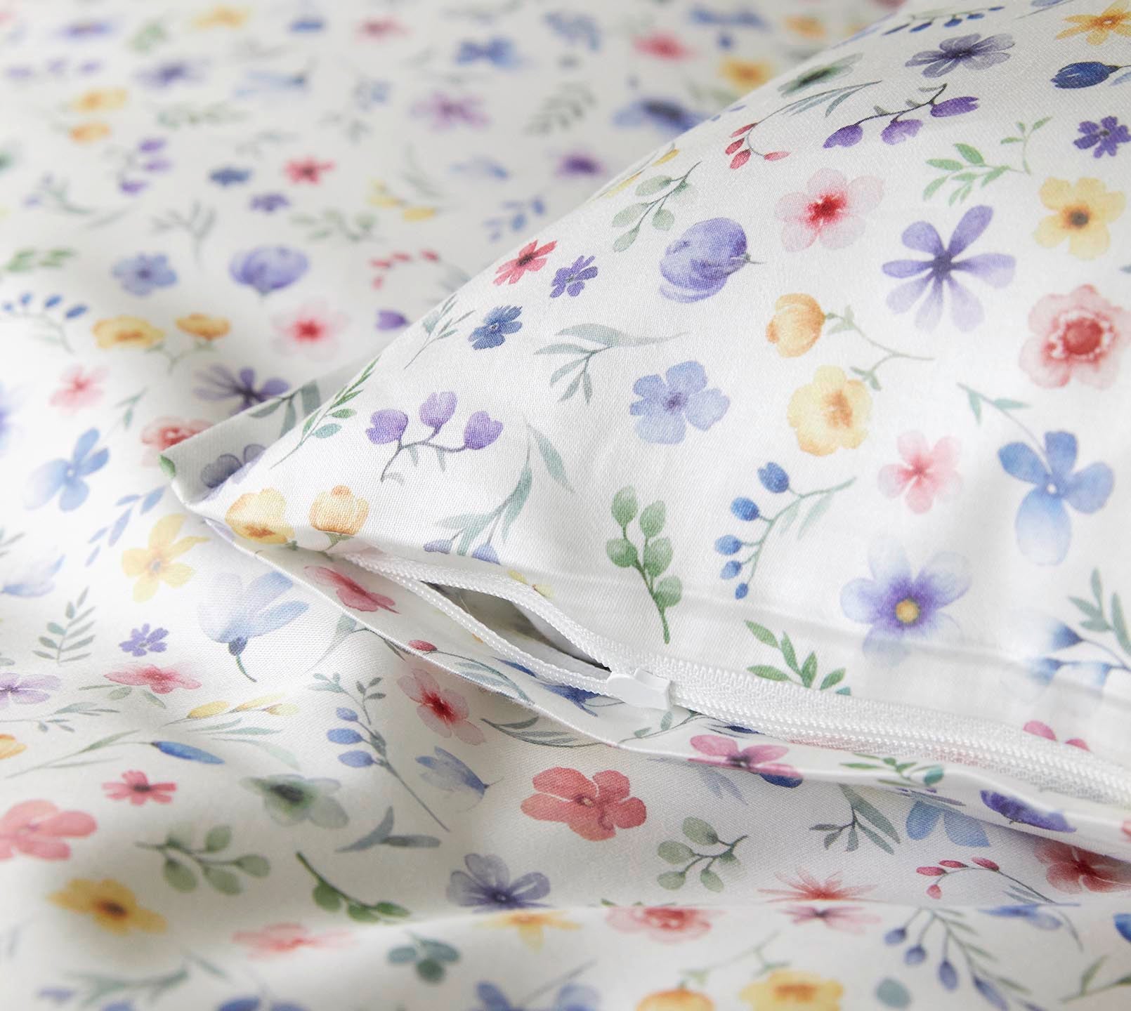 Satin Bettwäsche Beauties in Weiß Blümchen Reißverschluss #farbe_Beauties Weiß