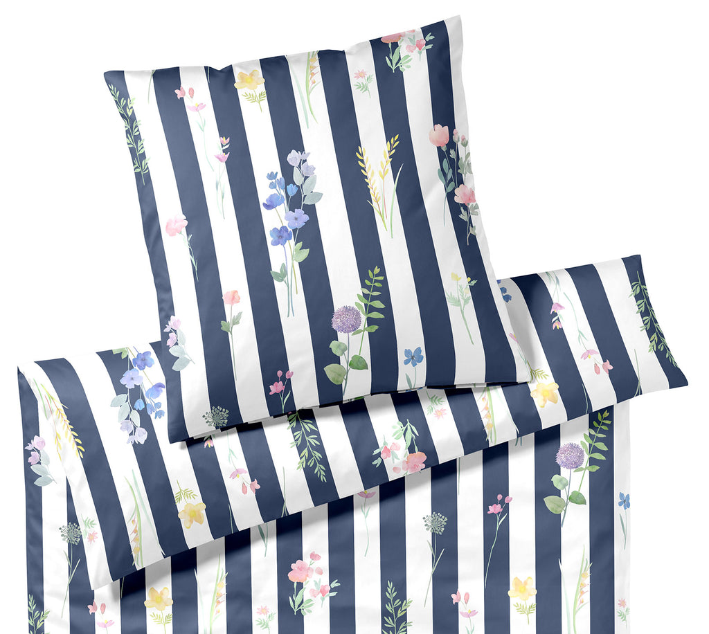 Satin Bettwäsche Flowerstripe in Marine Streifen Blumen Freisteller #farbe_Marine