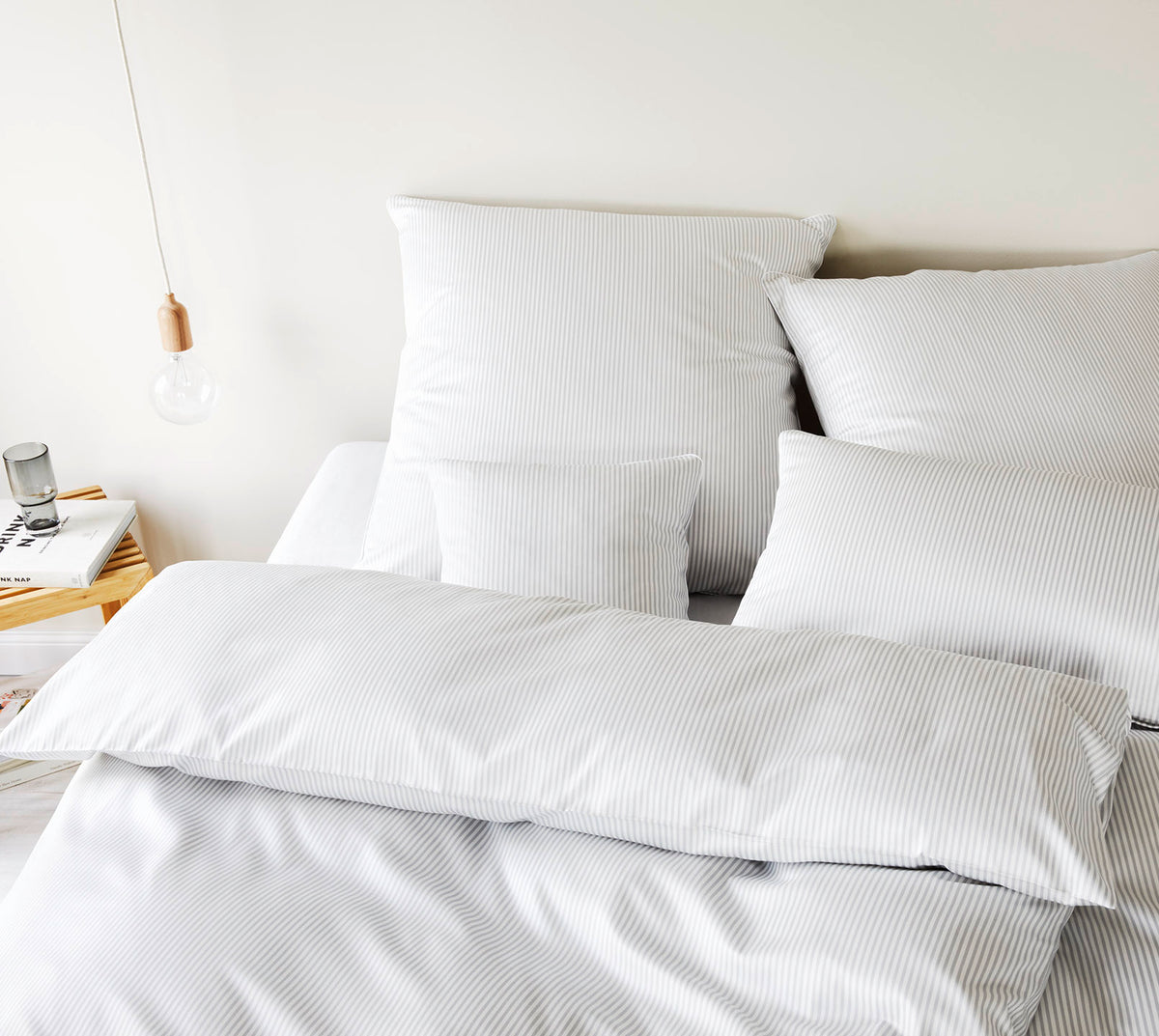 Satin Bettwäsche Hamburger Streifen in Hellgrau Streifen Schlafzimmer #farbe_Hellgrau
