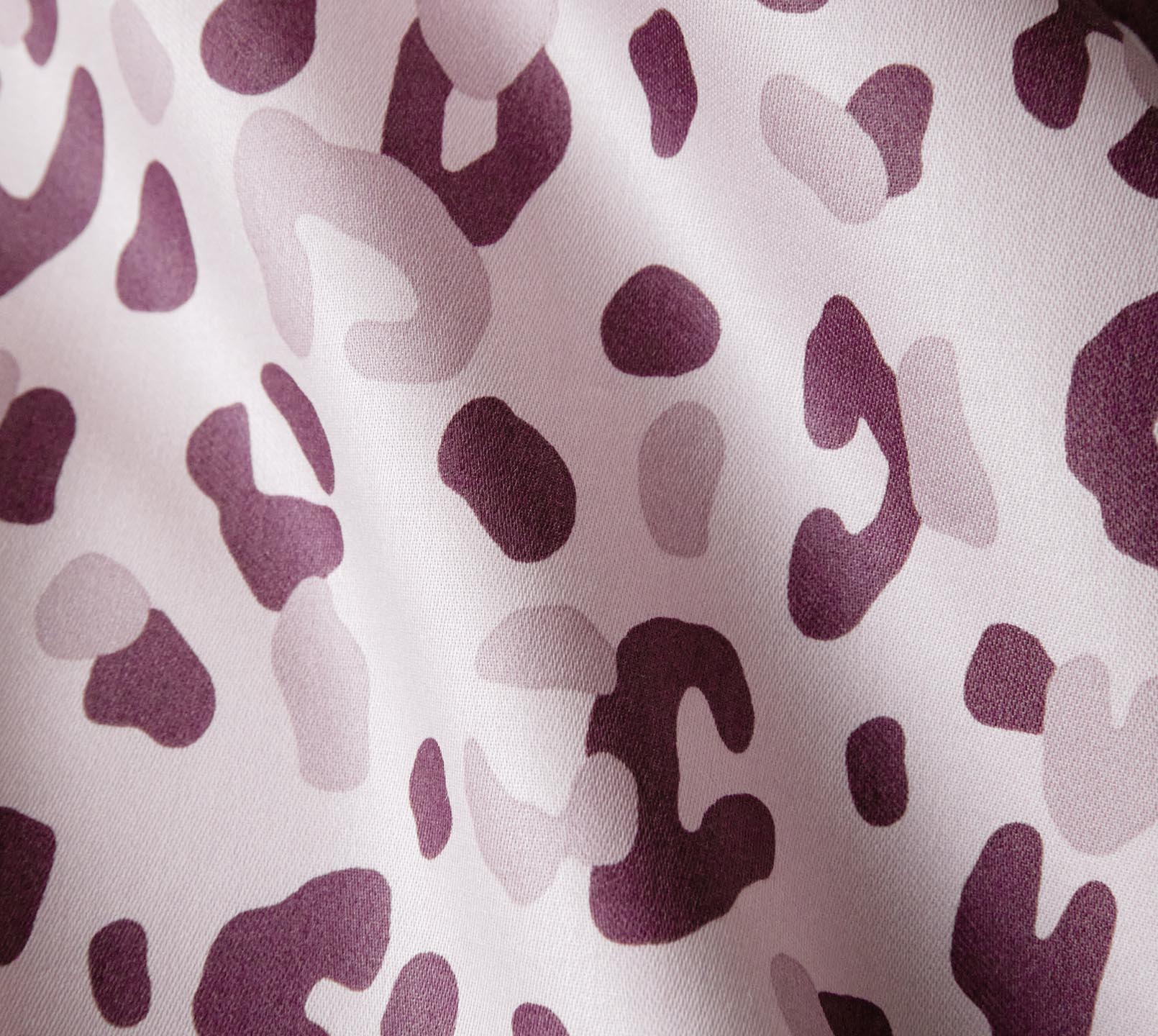 Satin Bettwäsche Leolook in Rose-Bordeaux Leoprint Material #farbe_Leolook Rose-Bordeaux