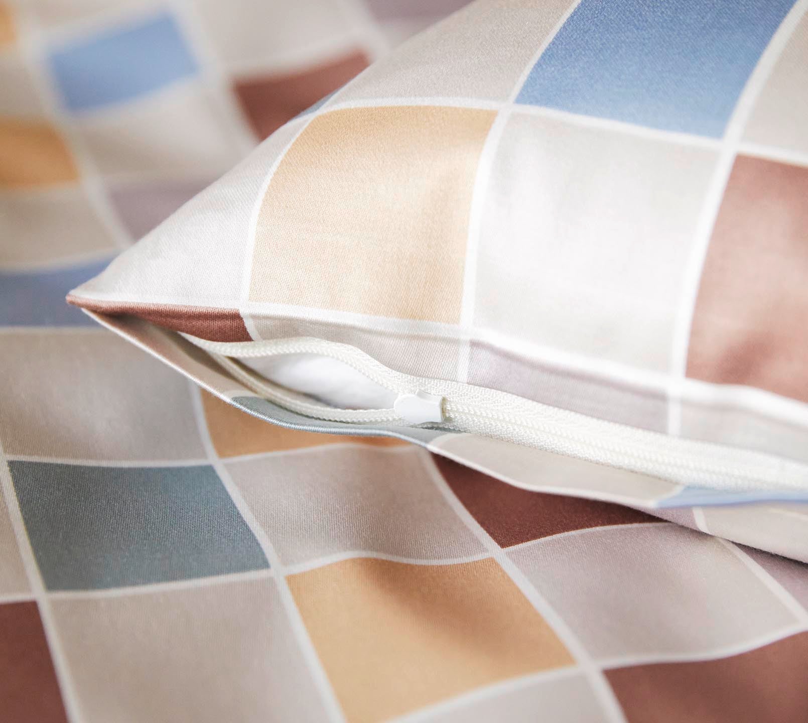 Satin Bettwäsche Scrabble in Natur Karo Reißverschluss #farbe_Scrabble Natur