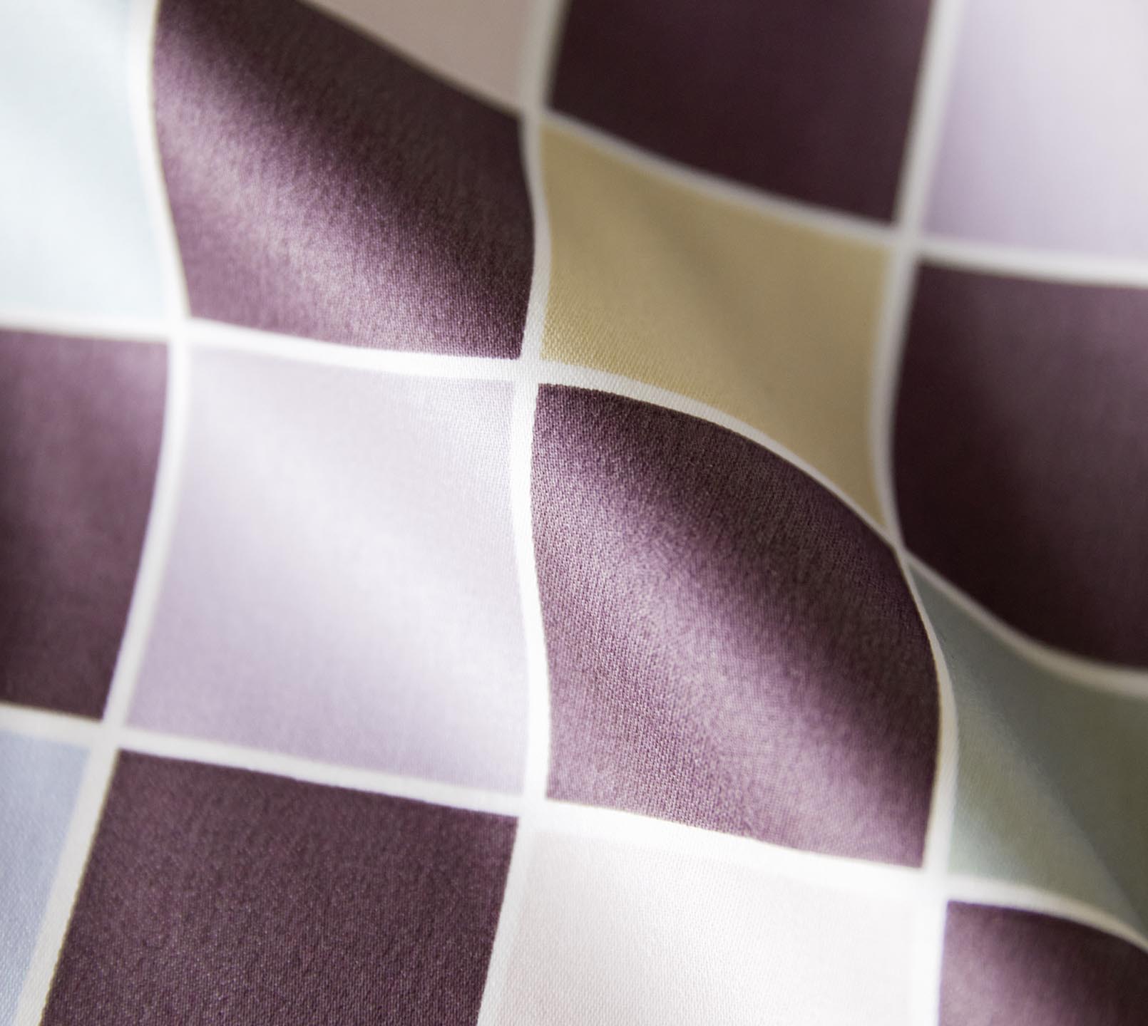 Satin Bettwäsche Scrabble in Merlot Karo Material #farbe_Scrabble Merlot