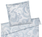 Seiden Satin Bettwäsche Grandezza in Rauchblau Paisleymuster Freisteller #farbe_Rauchblau