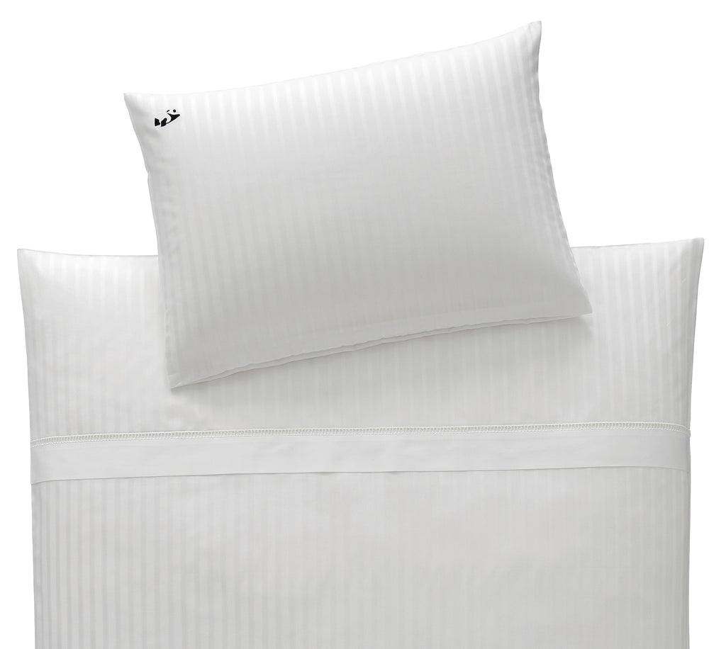 Kinderbettwäsche Jacquard White Stripe Weiß Uni Freisteller #farbe_Weiß