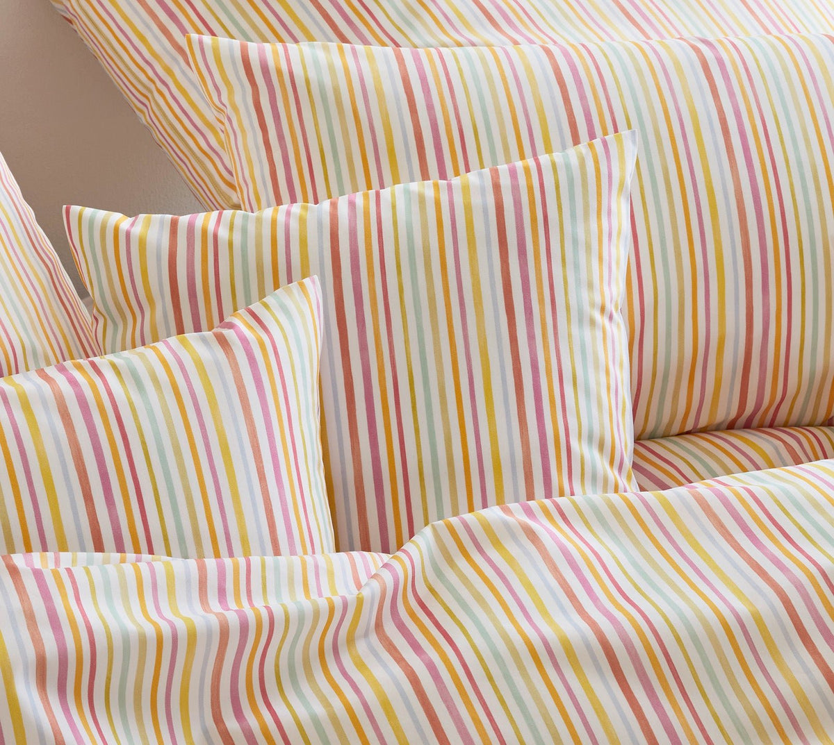 Mako-Batist Regebogen Kinderbettwäsche Lucky Stripe in Regenbogen Streifen Pandabärstickmotiv Schlafzimmer #farbe_Lucky Stripe Rainbow