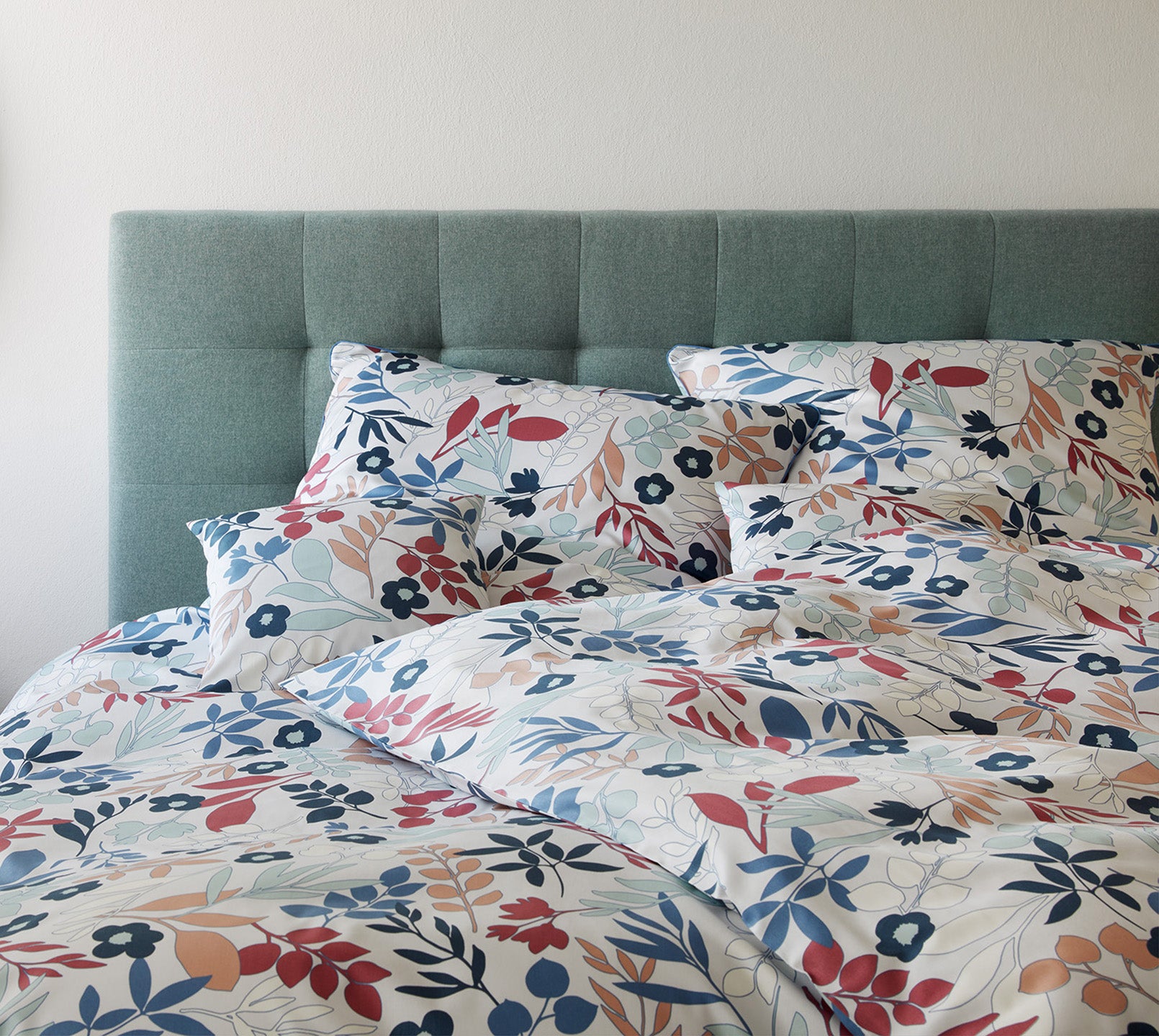 Satin Bettwäsche Selection in Blaubeer Blumen Schlafzimmer #farbe_Selection Blaubeer